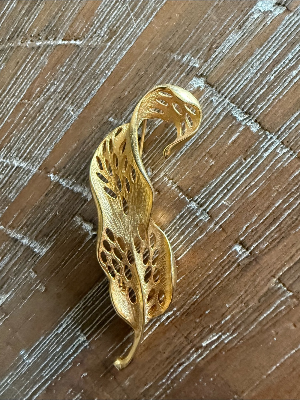 Vintage Unsigned Mid-Century Gold-Tone Openwork Perforated Leaf Brooch Pin."